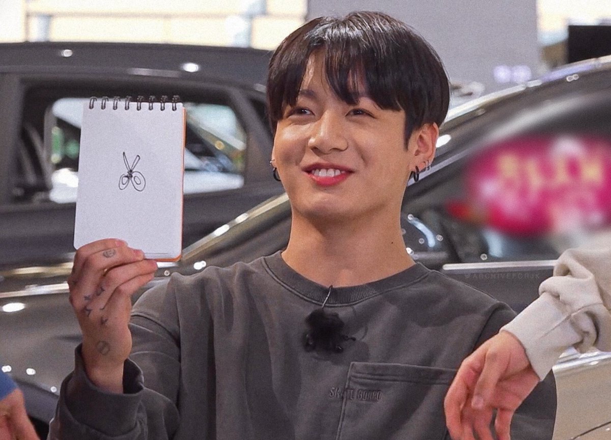 A thread of Jungkook smiling cuz why not?