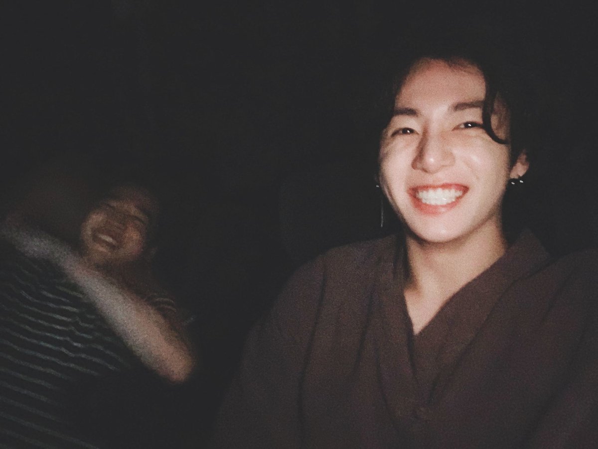 Jungkook show them ur teethies