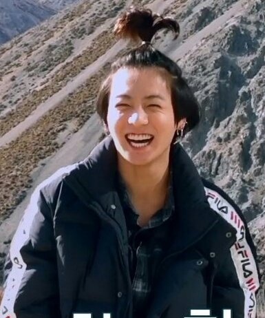 Jungkook show them ur teethies