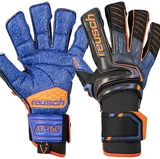 reuschusa.com
Reusch ATTRAKT G3 Fusion Goaliator 
Available NOW!!