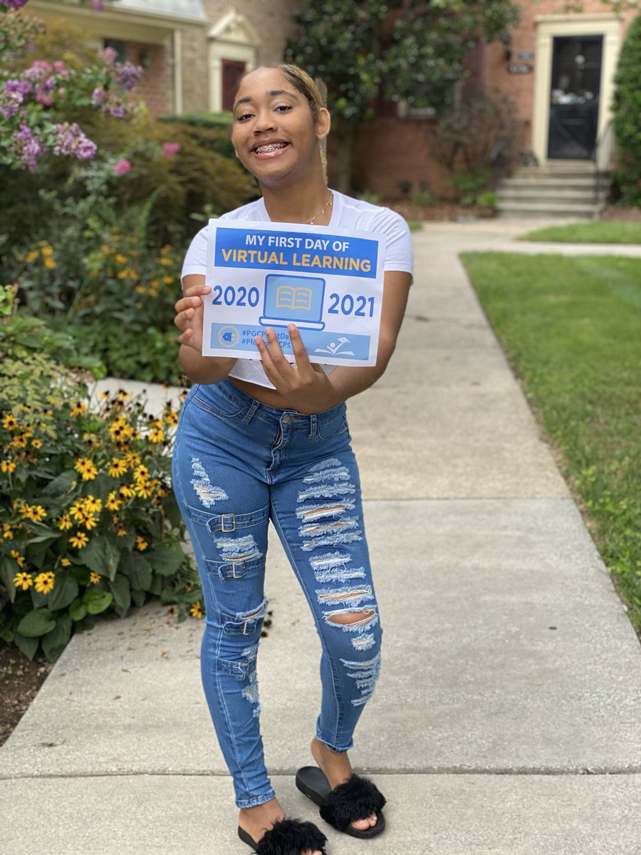 annakarenina1's tweet image. #PlugInPGCPS #PGCPS1stDay #distancelearning