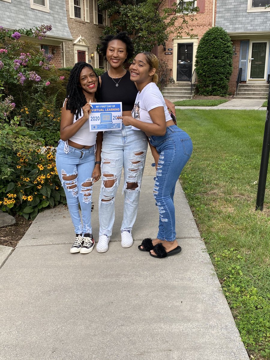 annakarenina1's tweet image. #PlugInPGCPS #PGCPS1stDay #distancelearning