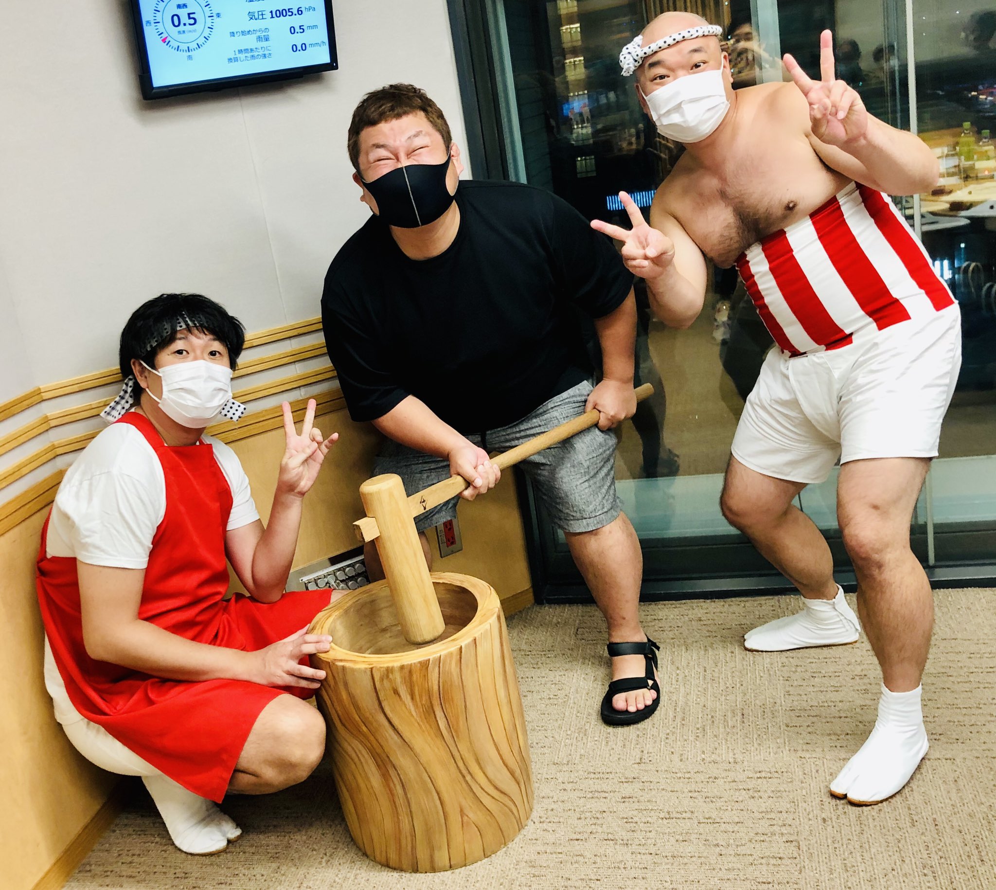 オテンキのり 月曜レコメン ひとり組手 ゲストはクールポコのお2人 わざわざ衣装 臼と杵ありがとうございました メチャクチャ楽しかったです 年が明けた気分になりました レコメン ひとり組手 T Co Yswjj7jwva Twitter