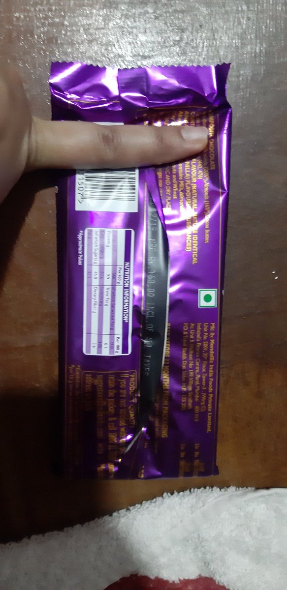 Zunrao's tweet photo. @cadburysilk @DairyMilkIn this was so disappointing to buy a silk and this is what u get.. completely spoiled, smells like palmolive oil, and  less quantity before opening. https://t.co/wPJRNW2tp1