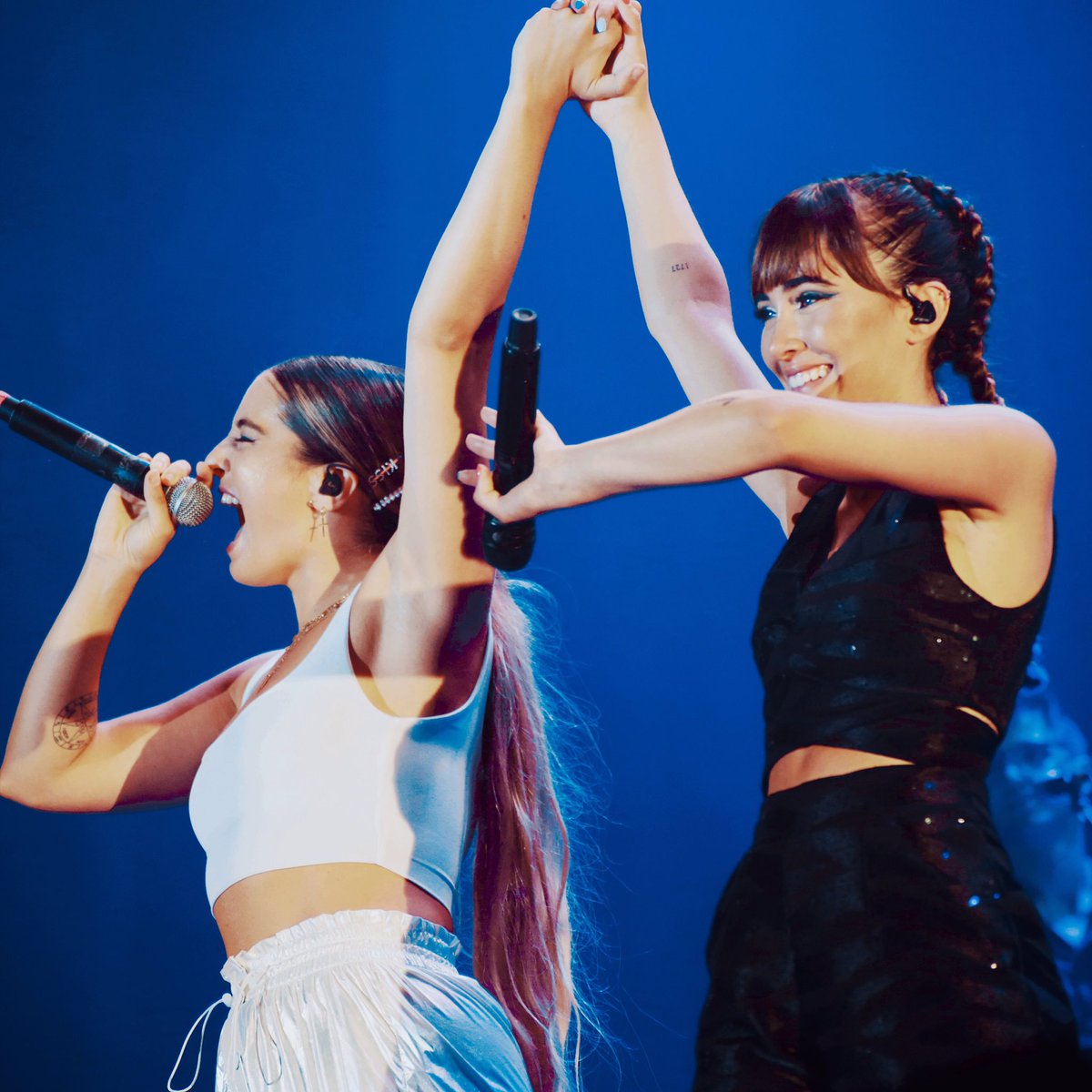 vinilo_negro's tweet image. ‘Me Quedo’ es la sexta canción de @Aitanax y la cuarta de @lolaindigomusic que supera las 100.000 unidades en España wp.me/p6TNzo-edb