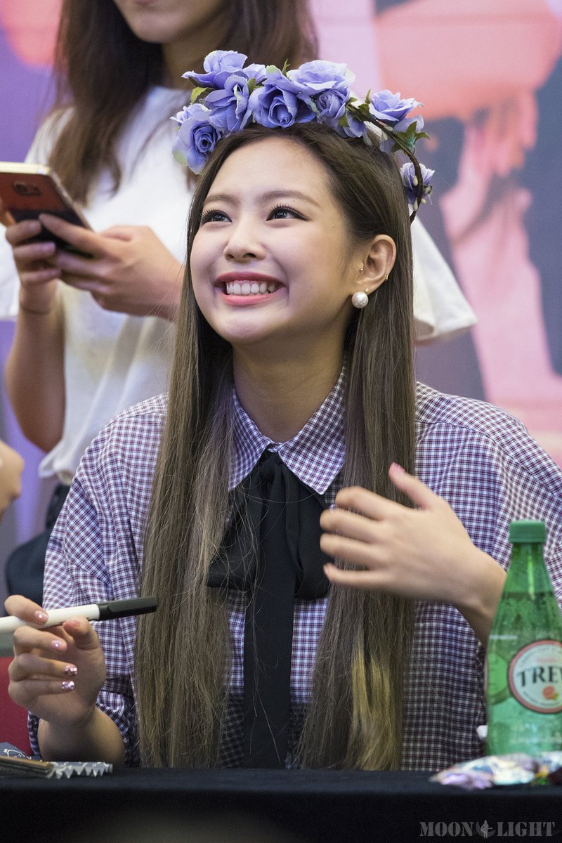 blinks are precious people to her ♡