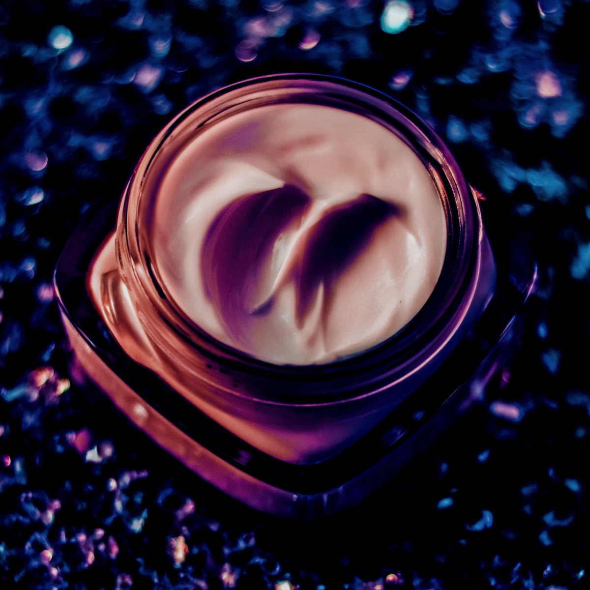 BCPPartners's tweet image. UPDATE: Our Toxic Free Cosmetic Act (AB2782) just passed the Assembly by a vote of 59-0! AB2782 bans 12 of some of the most hazardous chemicals in the world from cosmetics sold in CA. Now it’s off to Governor Newsom for his signature!

#safecosmetics #toxicfree #beauty #cosmetics