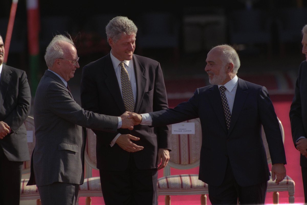 IsraelinBelgium's tweet photo. 1979 🇮🇱🤝🇪🇬
1994 🇮🇱🤝🇯🇴
2020 🇮🇱🤝🇦🇪
Some dates you don't forget.
May there be many more 🕊️.
#PeaceFlight0971 https://t.co/rKpKsOjQHt