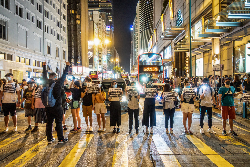 Inspirados no Caminho do Báltico, Taiwan organizou uma corrente humana de 500 quilômetros, com 2 milhões de pessoas, em 2004. Hong Kong fez o mesmo em 2019, mas com 50 quilômetros e 210 mil participantes.Ambos os protestos foram contra o Partido Comunista Chinês.