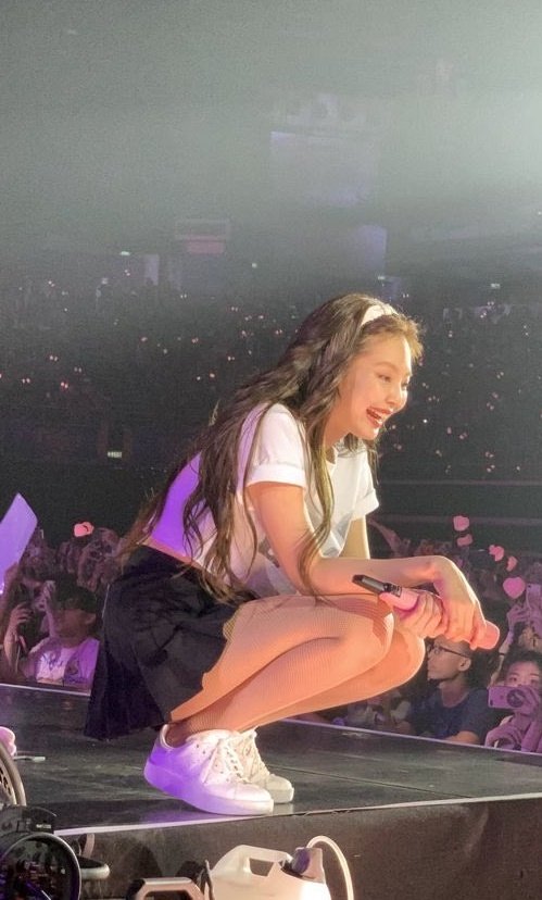 she always shows kindness. ♡