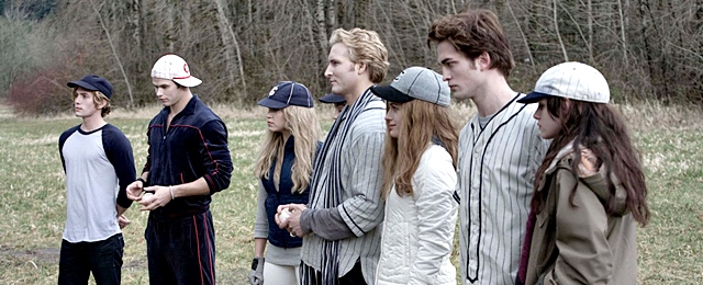 lord_rayne's tweet image. conforme the batman se acerca HE VUELTO a ver una pelicula de vampiros que me gusta mucho, Me refiero a la primera entrega de la saga CREPUSCULO con robert pattinson, ver una nueva perspectiva del VAMPIRISMO nunca està de màs. 
#battinson  #Twilight