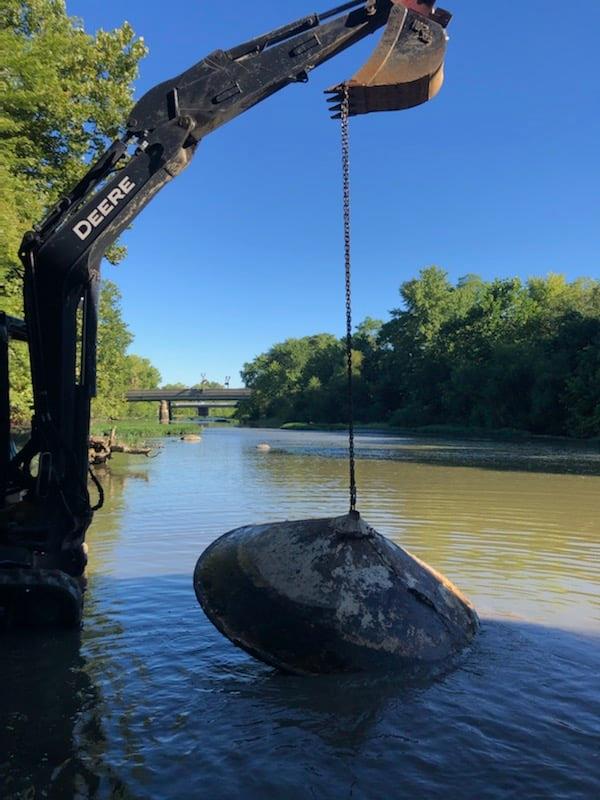 Hey  @NASA if you're missing an Apollo capsule, it overshot the ocean and splashed down in our Olentangy River. Volunteers found this 880-lbs object during Aug 22 river clean-up. It was recycled and the money donated to the Olentangy Watershed Alliance. Anyone know what it is?