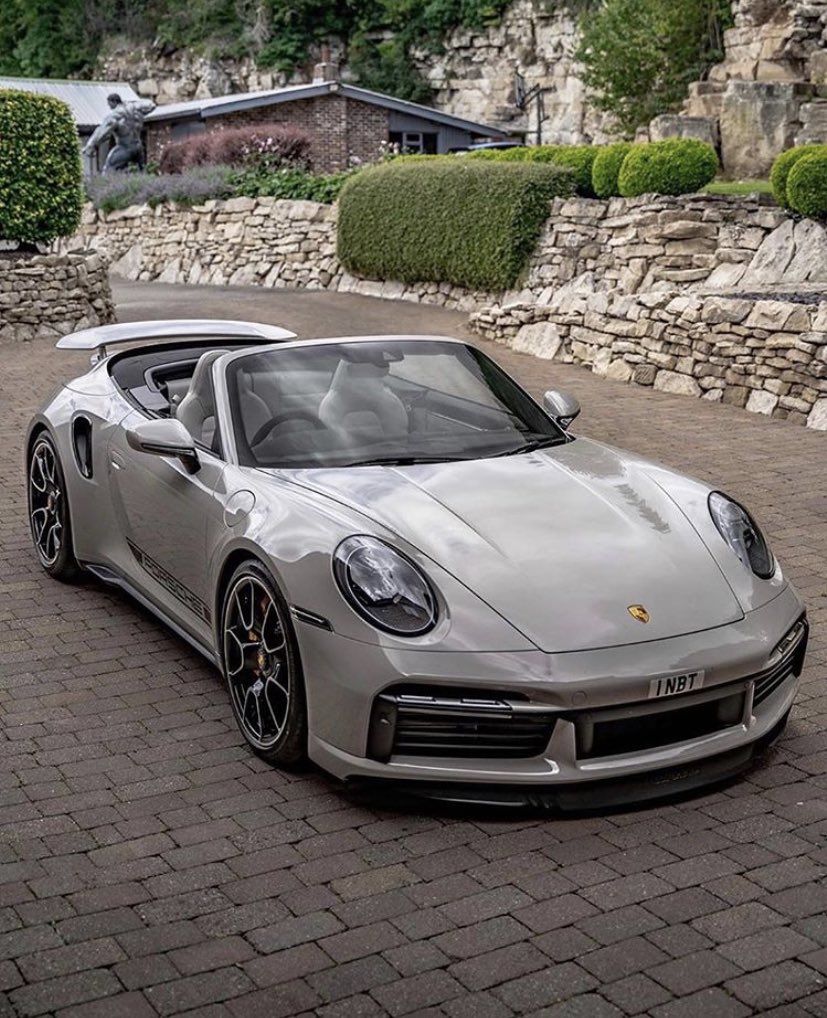 LuxuryCars365's tweet photo. Porsche 911 Turbo S 🌪 https://t.co/MJH2agKz5m