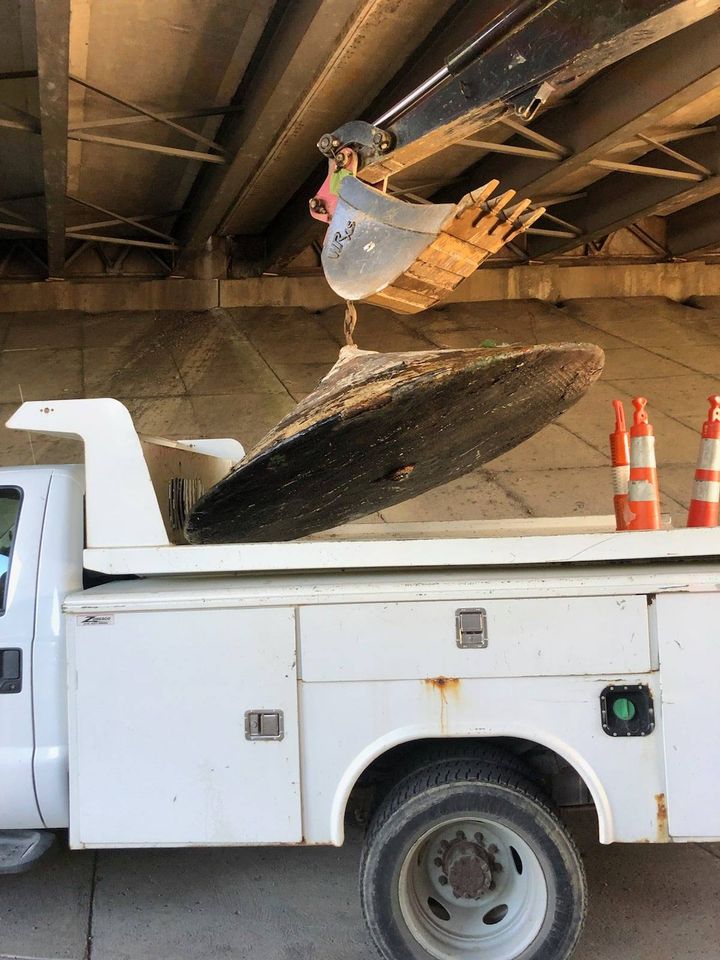 Hey  @NASA if you're missing an Apollo capsule, it overshot the ocean and splashed down in our Olentangy River. Volunteers found this 880-lbs object during Aug 22 river clean-up. It was recycled and the money donated to the Olentangy Watershed Alliance. Anyone know what it is?