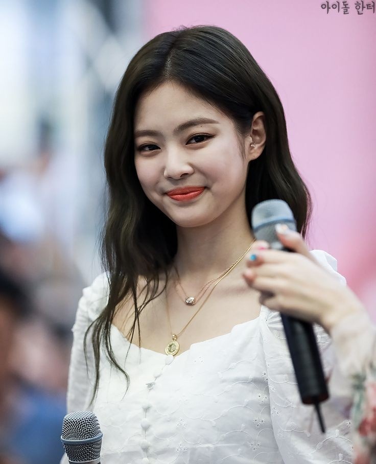 she always gives so much love for blinks. ♡