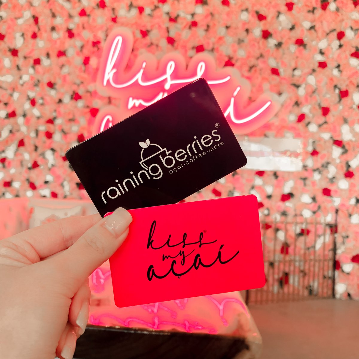 Give the gift of Raining Berries! 🍓

Gift cards are available at our Lutz location! Stop by and pick yours up today! #kissmyacai