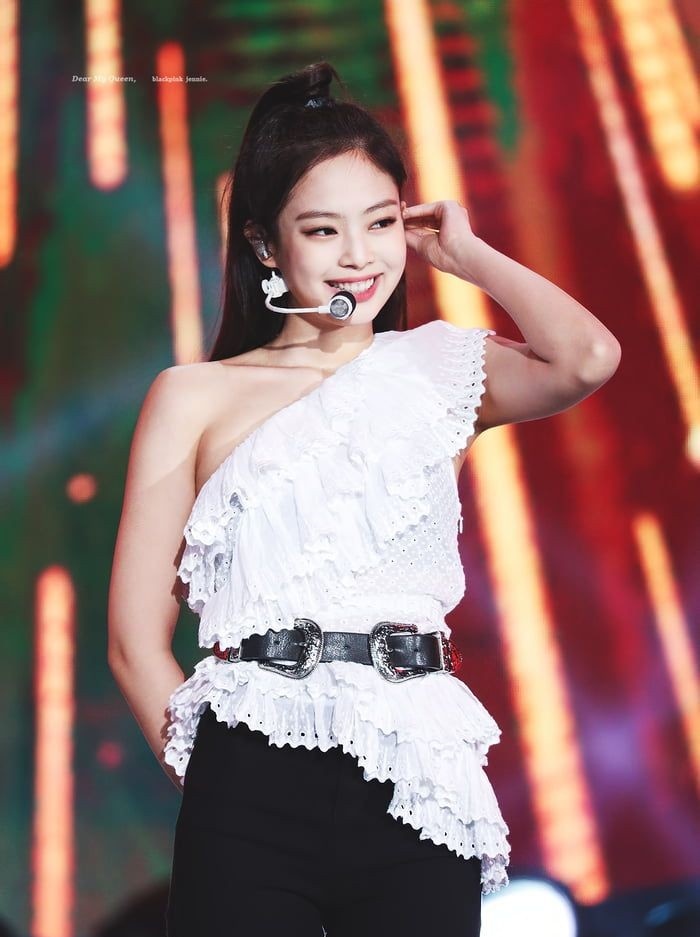 she sees blinks in such a beautiful way. ♡
