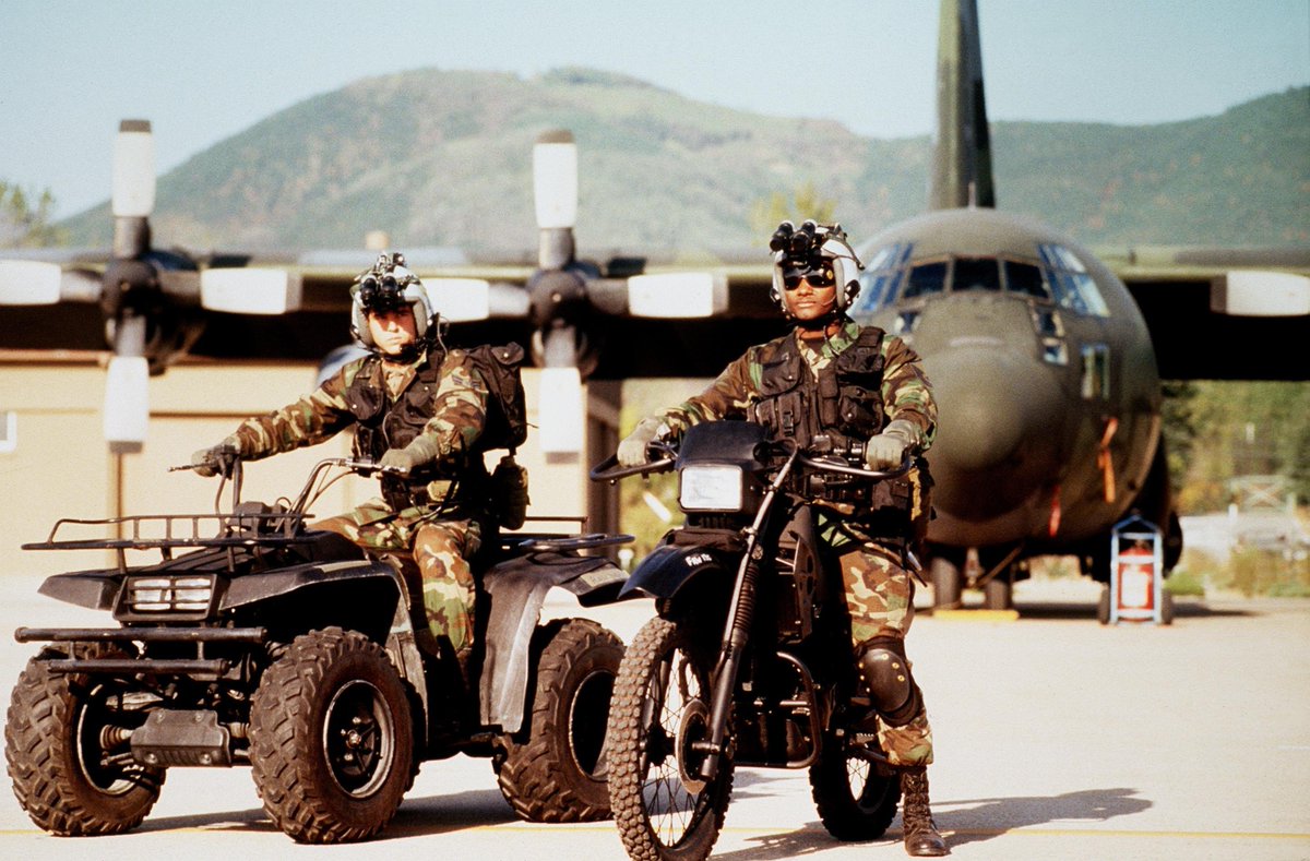 I reiterate: my "Good Guy" camo thesis is RIGHT AGAIN, so I shall repost it. I agree: it& #39;s demoralizing to wear ugly camo that looks like absolute ASS, hence why the old school look is instantly more heroic, less industrial, less "evil empire"-like. Prepare for a thread.  https://twitter.com/king_krus...