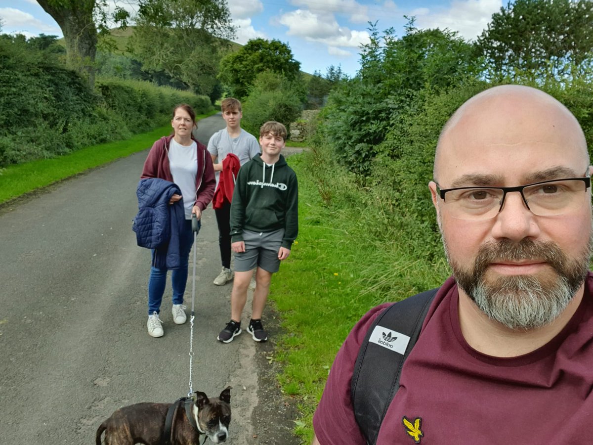 janeyalliso_co's tweet image. Week off work in 4 photos ❤ #16thbirthdaycelebration #gcses2020 #18thweddinganniversary
#dogwalks