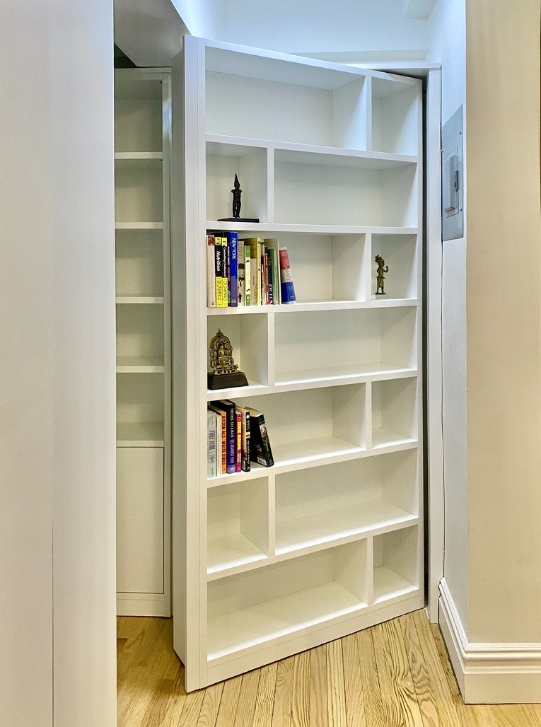 Closets's tweet image. A design solution to hide a separate entrance by our Senior Designer Grazyna Gargas for one of our recent customers on the Upper West Side in Manhattan, who combined two apartments into one. Made and Installed by transFORM in NY #MondayBlues #MondayMotivation #MCM #transformhome