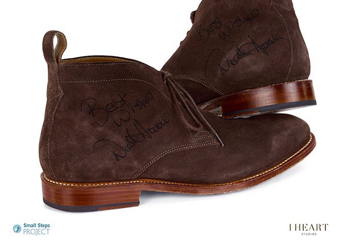 Niall often donates some of his belongings to raffles, as in the case of this shirt for  @raysofsunshineThe autographed shoe for  http://www.smallstepsproject.org/portfolio/niall-horan/