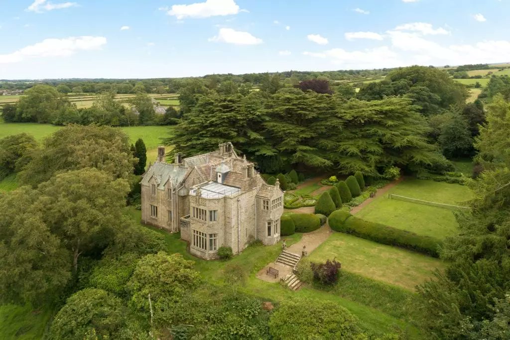 Revelling in 24 acres of Durham countryside with fishing rights on the River Balder - a manor house dating back to 1843

#onthemarket with <a href="/struttandparker/">Strutt & Parker</a>

countrylife.onthemarket.com/details/910234…