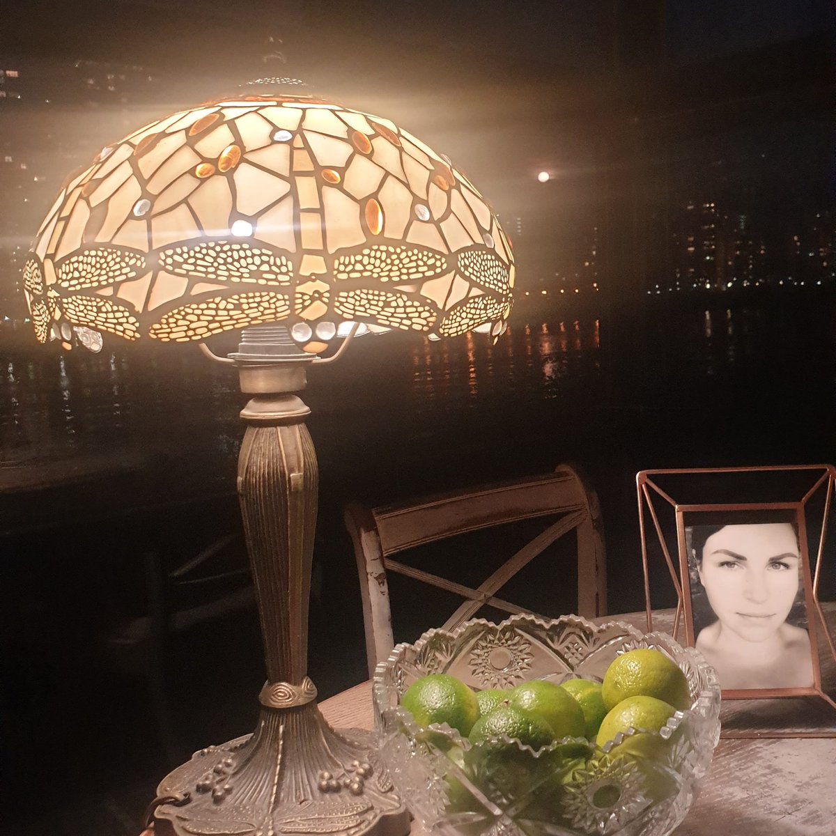 xtina1309's tweet photo. #fullmoon #surreyquays #canadawater #rotherhitestreet https://t.co/CnfexydWVZ