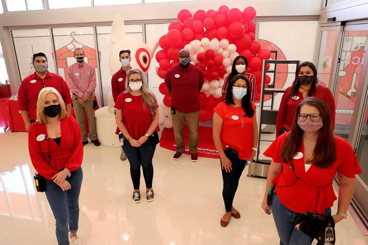 Here's a reason for balloons! Our new store in Orlando is open and the team is ready for guests!