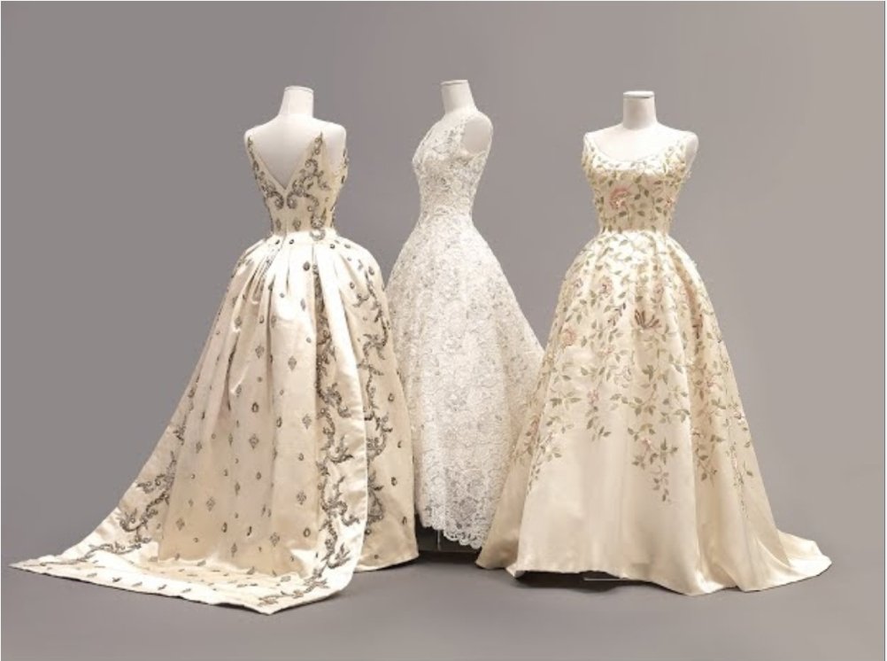 Pierre balmain 1950 | Vintage dresses, Vintage ball gowns, Gowns