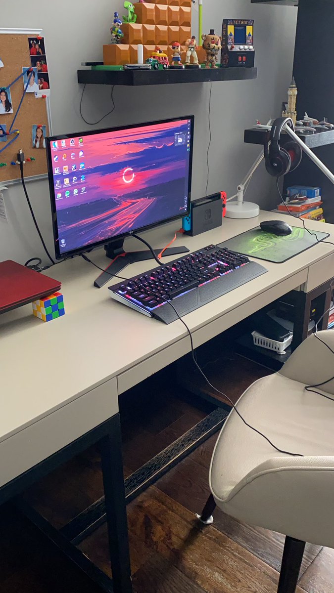 edurom203's tweet photo. @bitwitkyle Laptop Setup (Dell Inspiron 7559):

Core i7 6700HQ
GeForce GTX 960M
12 GB RAM
1 TB Hard Drive https://t.co/Yo1EcRceqh