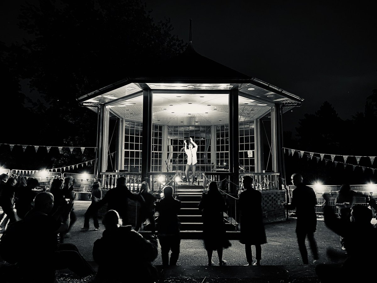 freddy_potr's tweet image. Rob Green at The Arboretum. Bloody good every time. Brought the party with some poppy bangers and a mashup to boot. We danced!! | @robgreenmusic @nottsbeergarden @homegrownnotts #nottinghammusic #supportlivemusic