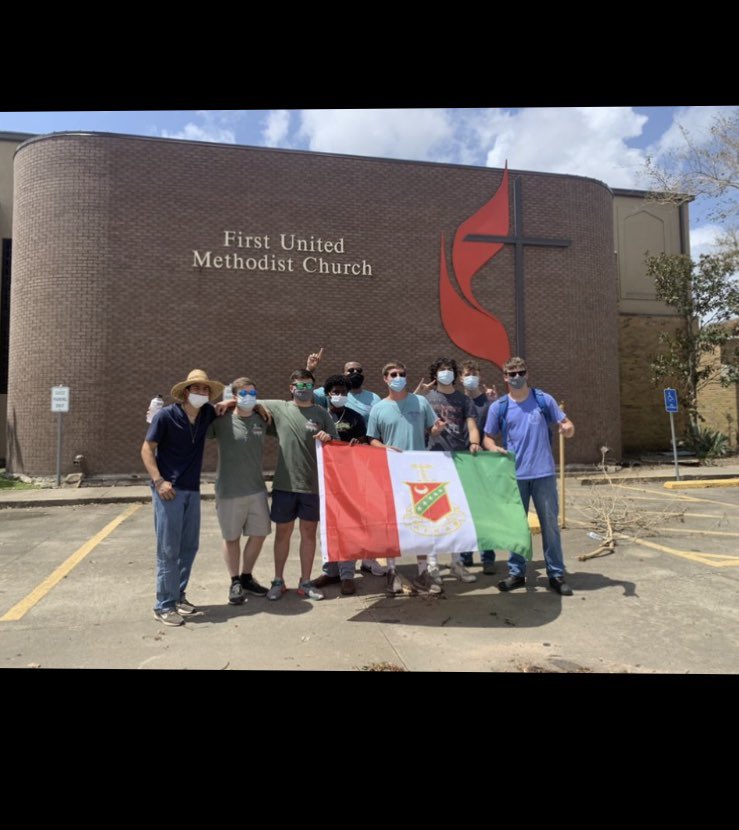Proud of these brothers for spending some time in Lake Charles helping out with hurricane relief. Please join us in prayer for the people who have been affected by Hurricane Laura. 
#kappasigmacares <a href="/KappaSigmaHQ/">Kappa Sigma</a>