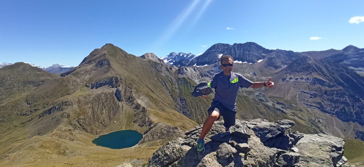 chus34's tweet image. Pico e Ibón de Bernatuara