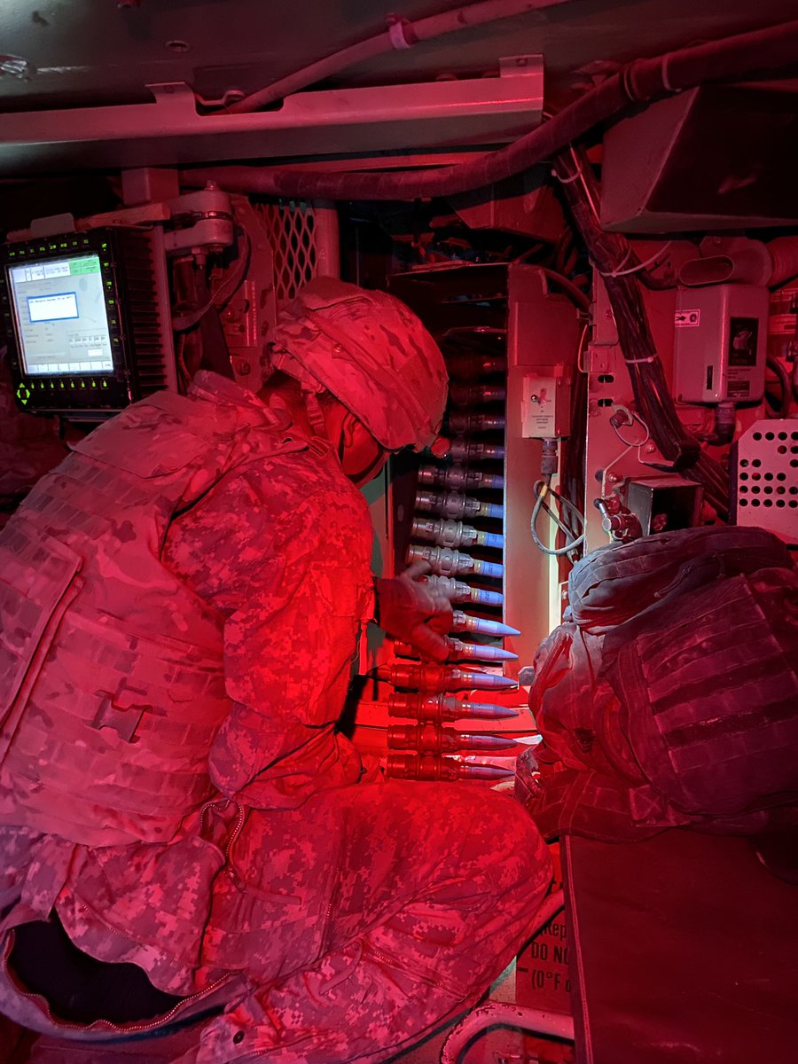 utc_rotc's tweet image. Today’s Alumni Spotlight is of 2LT Mason Beebe, Class of 2019. 2LT Beebe is an Infantry Officer and recently became the PL of 3rd PLT, Charger Company, 1–77 AR at Ft. Bliss, TX🇺🇸
•
He and his platoon are currently undergoing their Table VI qualifications for gunnery💪 #ARMY #UTC