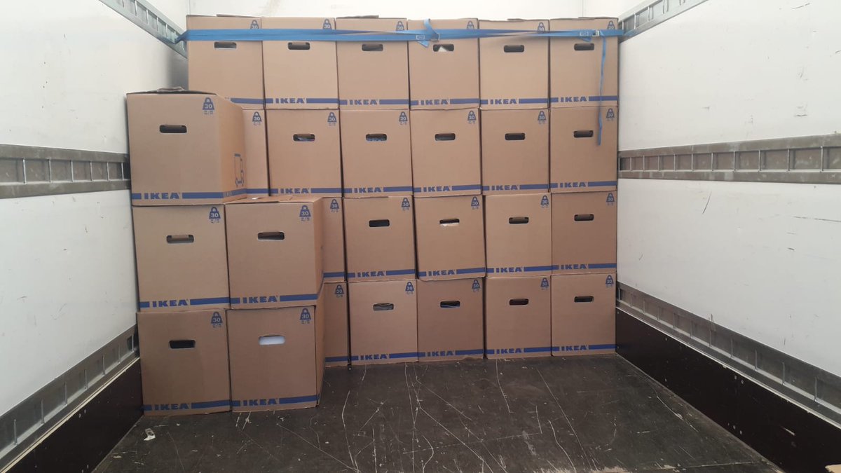 Umzugshelfer's tweet photo. Ob #Kleintransporte oder #Großtransporte, wir sind Ihr verlässlicher und günstiger Partner für #berlin und Umland. 

Lesen Sie mehr auf: https://t.co/E4N20yrq2K

und stellen Sie eine kostenlose und unverbindliche #Anfrage. Wir freuen uns auf Sie. https://t.co/vLCPm0yAgX