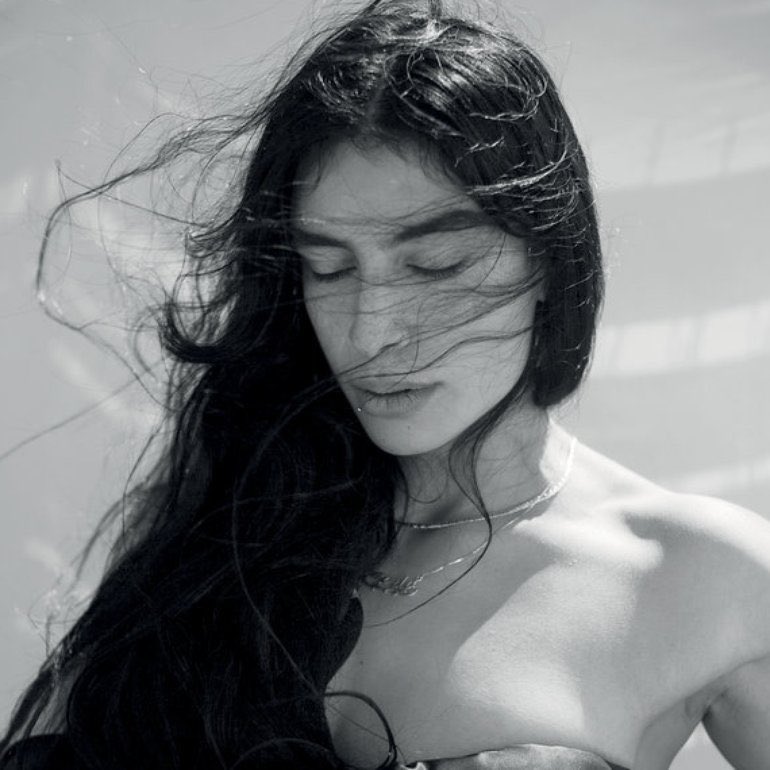 UntoldUmar's tweet photo. SEVDALIZA, THANK YOU! 🤍 #ColorsOfTheNight @SEVDALIZA https://t.co/m2hqJWbUWq