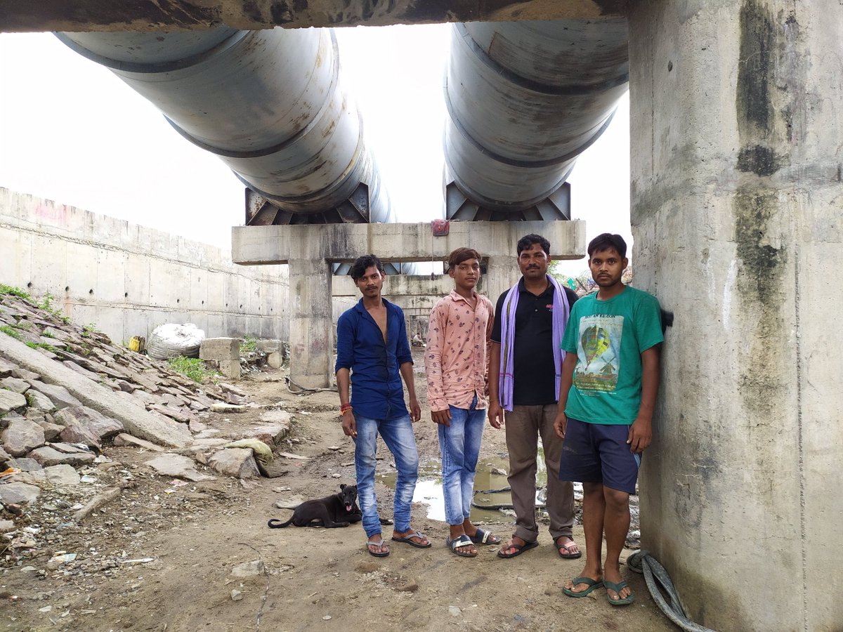 Chhav_bhalswa's tweet photo. “You’ll always find us here! The others use this space to
tie their cows, or just sit around.”
-Akhilesh, Ranjan
.
.
#design #SpacesForPeople #community #cityscape #urbanscape #people #spacemaking #architecture #intervention #vision #shade #shelter https://t.co/Uz4fqp7Xgy
