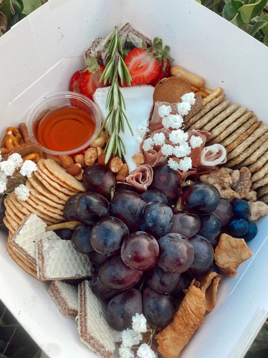 sofiapianox's tweet photo. Hello everybody :)
I have recently started my own charcuterie board business! I am located in temecula/murrieta/menifee area. I am available to do pick ups and deliveries! For more information follow my business on IG @boardsbyfiuhhxo. I would love for your guys support! THANK U https://t.co/55I2mptVxI