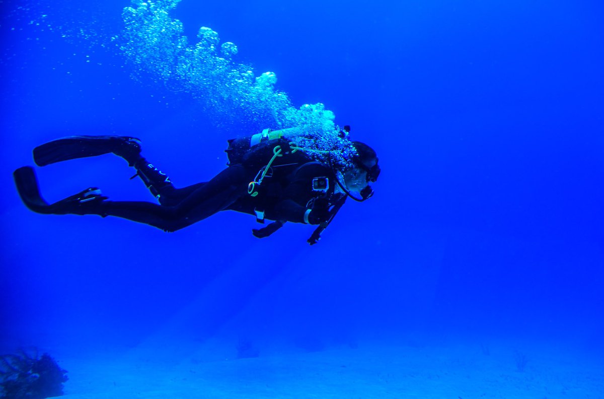 Never stop exploring! #Explore #exploration #diving #deepseadiving #scuba #padi #scubadiving #scubalife #scubapro #aex #carlallen #walkerscay #walkers #bahamas #bahamasdiving #bahamaslife