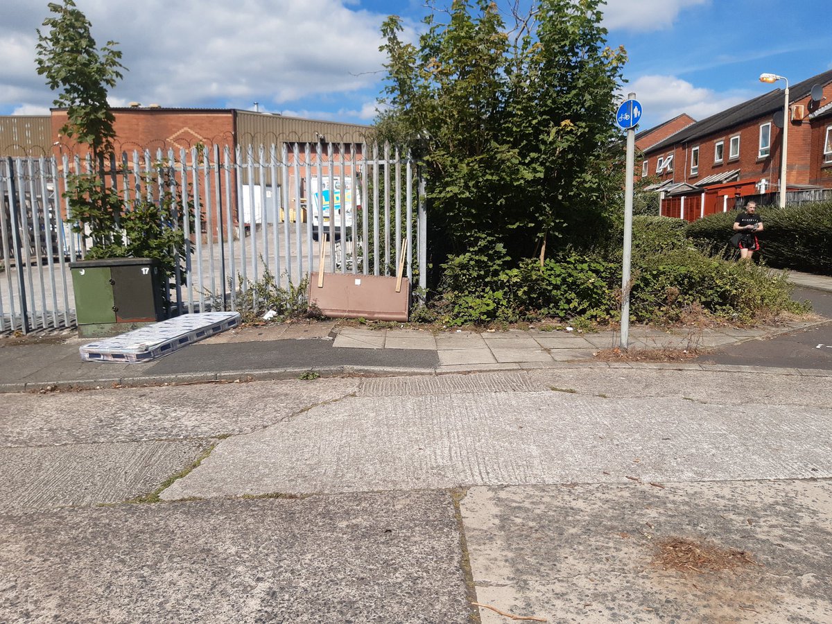PlungingtonL's tweet photo. Lots of casework identified and reported to @PrestonCouncil for clearance. Sofa on #DelaceySt, mattress on #GreenbankSt, massive fly tipping of building waste on #QueensRd. Around 4 hrs spent on socially distant #LabourDoorstep today. Proud to serve Plungington. Cllr @pav_akhtar https://t.co/5eZV22bfBl