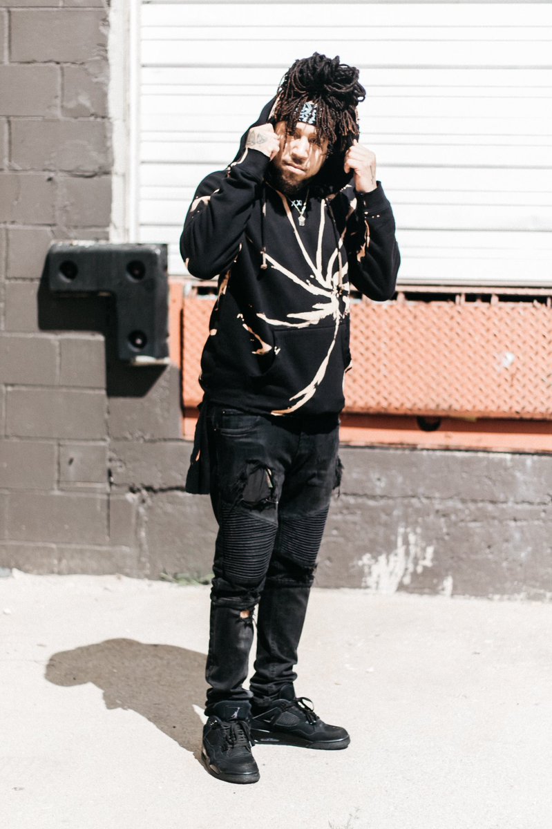 Retired Hooper 🏀 tweet media