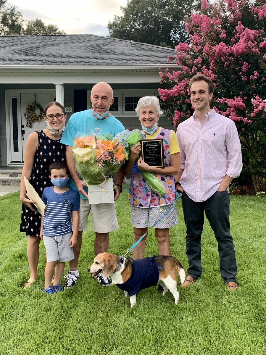 JacksonAvePTA's tweet image. The Jackson Avenue PTA proudly awarded Mrs. Puntillo the prestigious Honorary Life Membership Award tonight. We celebrated with a car parade and presentation. Congratulations and thank you for all you have done for our students!