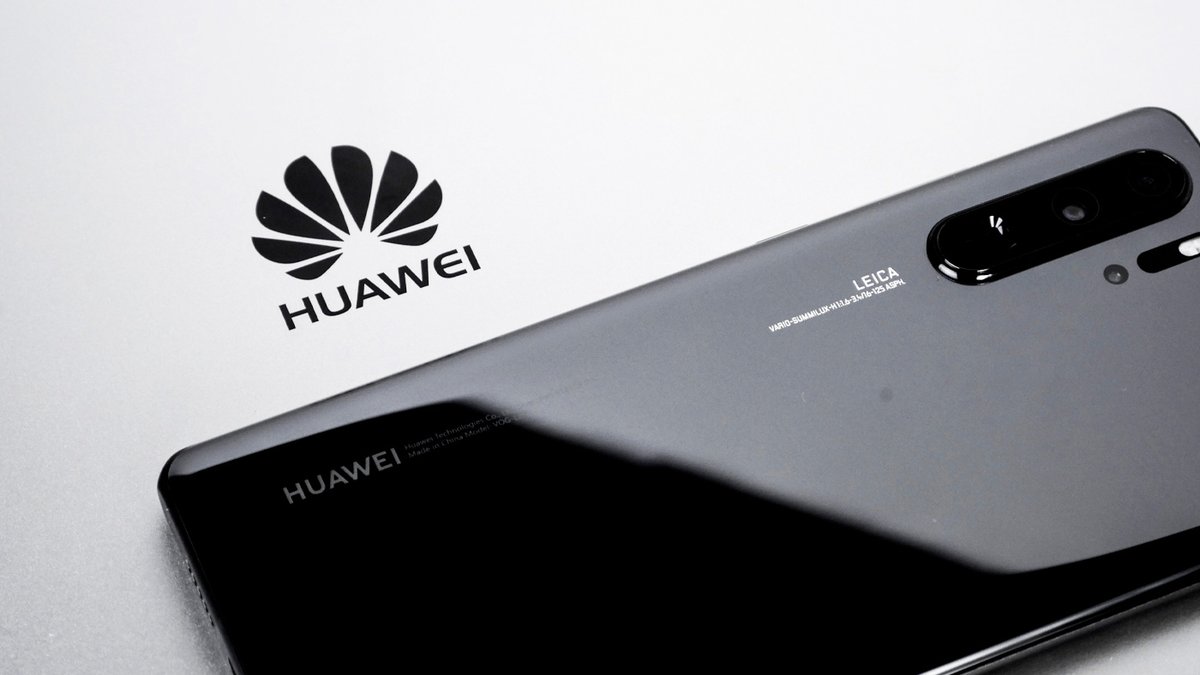OficinadaNet's tweet image. Huawei pode sair do mercado de smartphones? -&amp;gt; oficinadanet.com.br/mercadotech/32… #huawei #mercadotech | Por @bgssilva