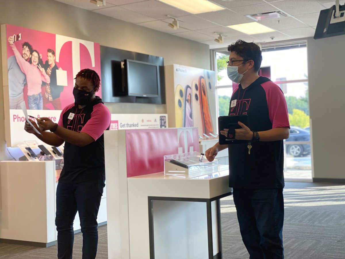 Learning at a social distance! <a href="/thetmoplug/">Michael Lunsford</a> #Tmobile