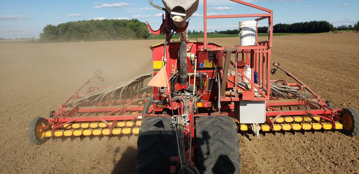 You are getting a lot of canola planted at 15km/h = 9.2mi/hr #Vaderstad #canola #plant20 #plant21