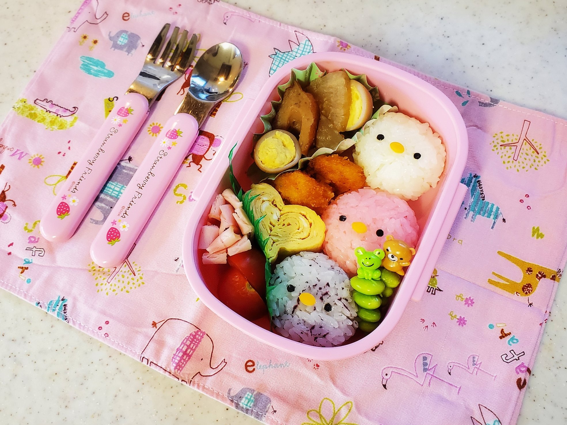 みずき 今日のお弁当 みつばちさん 本物は怖いけど デフォルメにすると可愛いねヽ ﾉ お弁当 キャラ弁 みつばち はちさん おにぎり 幼稚園 お弁当記録 T Co Sltcwx8qtp Twitter