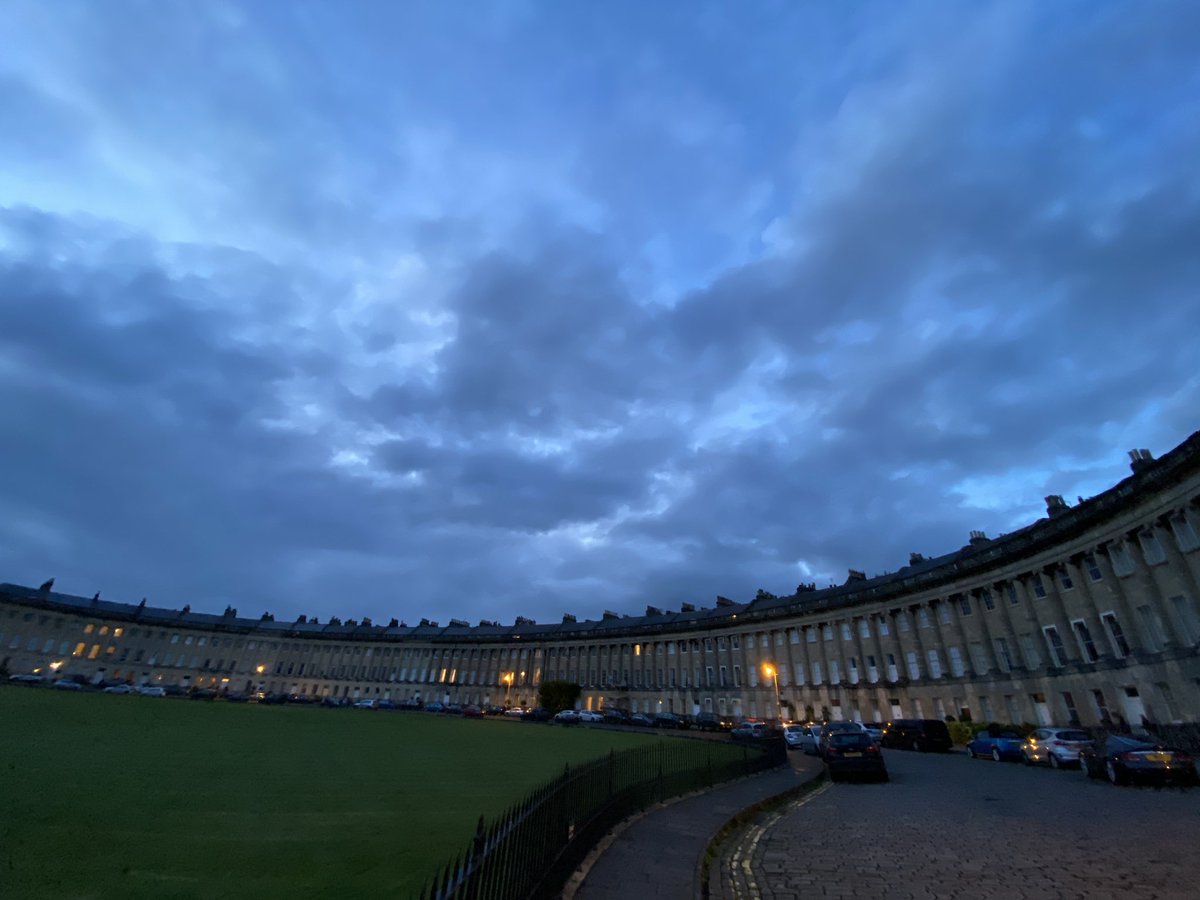 I had never been in Bath before.I think it’s the “Florence” of EnglandAccording to the legend, Bath was founded by King Bladud, father of Leir of Britain (then Shakespeare’s King Lear), who recovered from leprosy “after immersing in local muddy swamps”Then came Roman Baths.