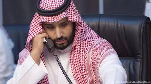 إن الملوك وحدهم .. 

لايحتاجون إلى "القَسم" عند القول، 

لانهم يقولون ..

ويثبتون اعمالهم، بالافعال .. لا بالاقوال. 

لذلك ..

هنا في السعودية 🇸🇦 ..

#لن_ينجو_احد_من_الفساد