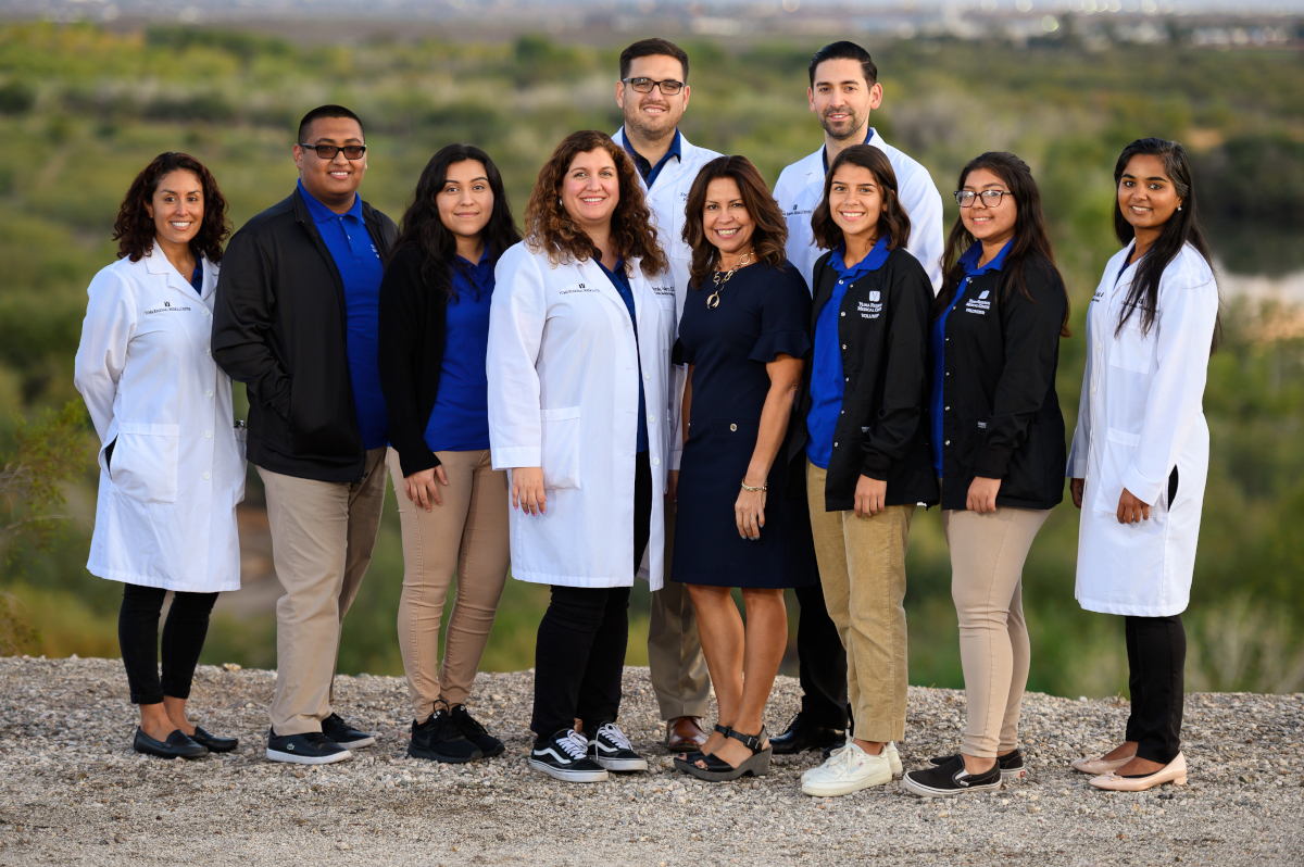 The YRMC Family Residency Program along with Volunteer Services launched a unique program this past year called Mentor Me MD to help Yuma-area students explore careers in health care. All four participants went on to colleges to pursue pre-med degrees.  ow.ly/ueLF50Be8On