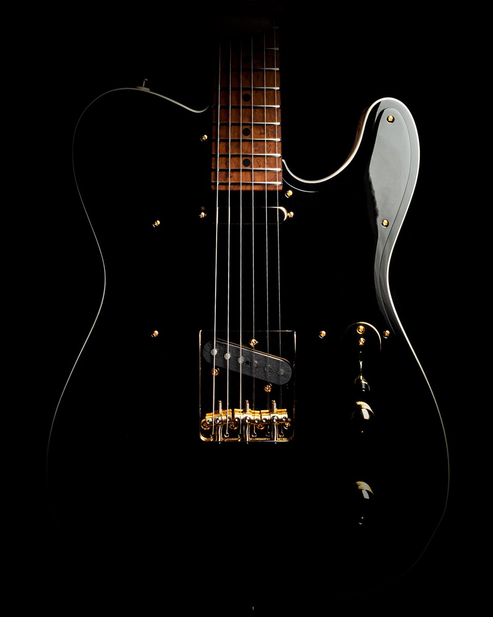 Instruments in Black (Instruments_I_B) Twitter